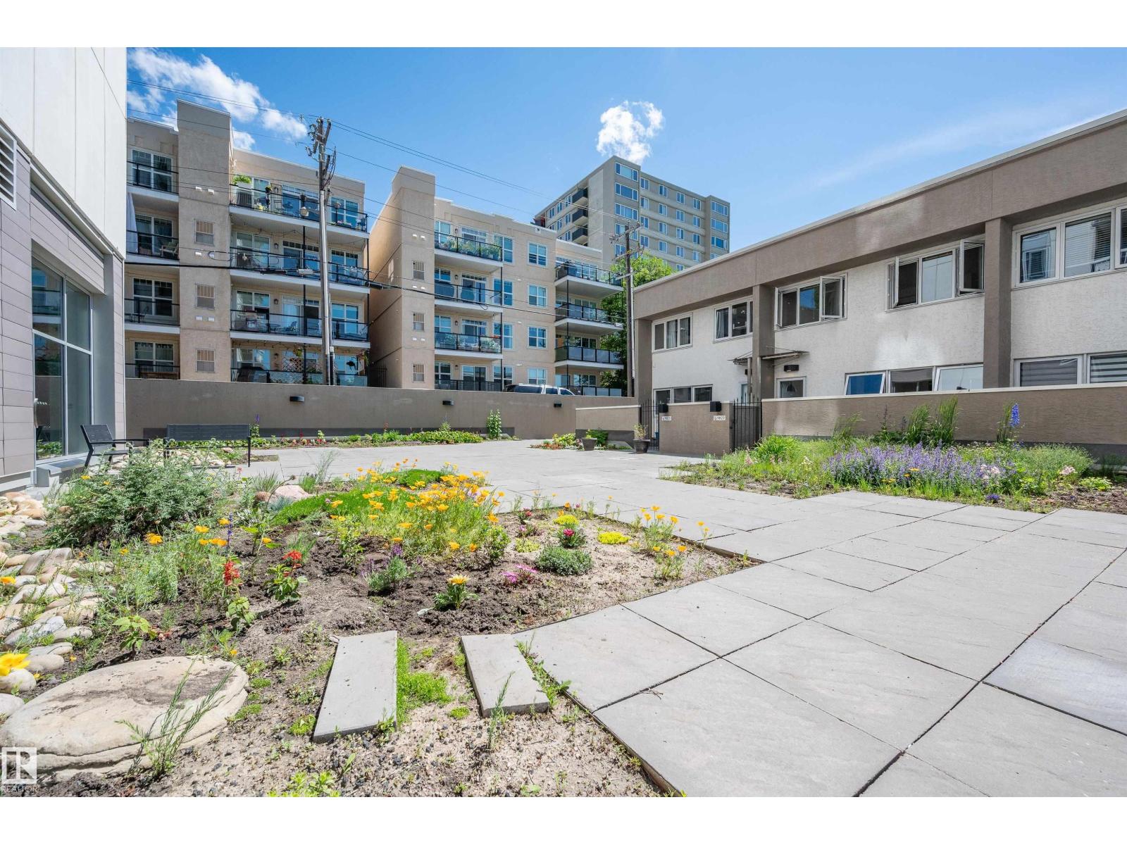 #205 9835 113 ST NW - 43