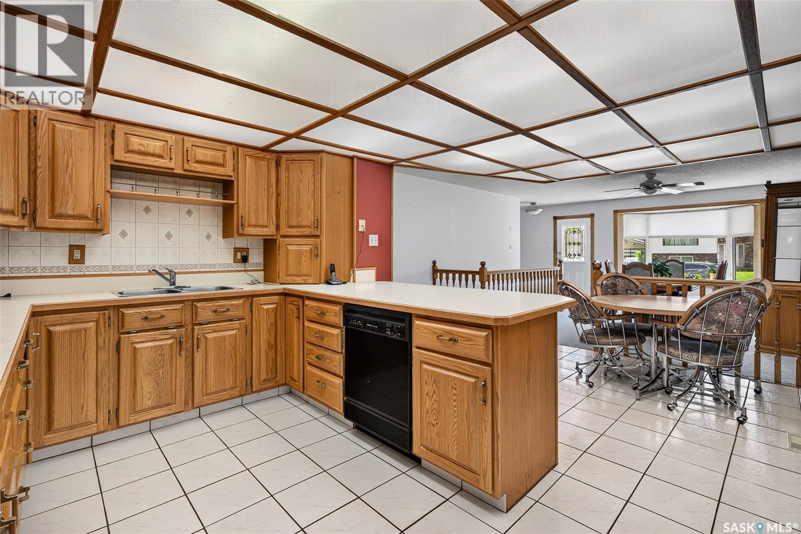 1154 Warner STREET W - 19