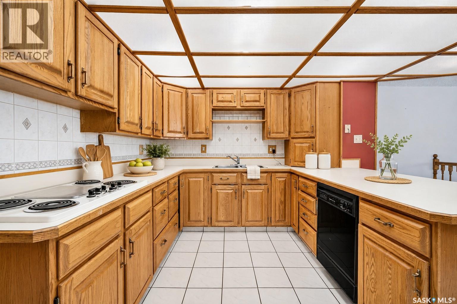 1154 Warner STREET W - 24