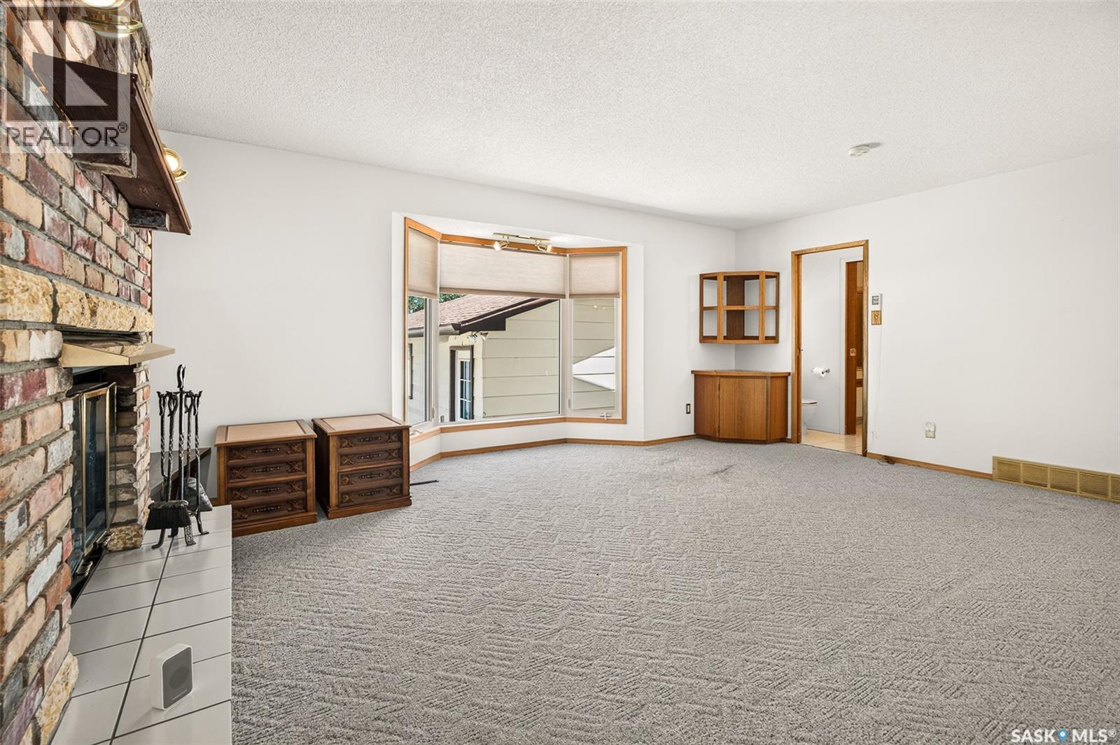1154 Warner STREET W - 26