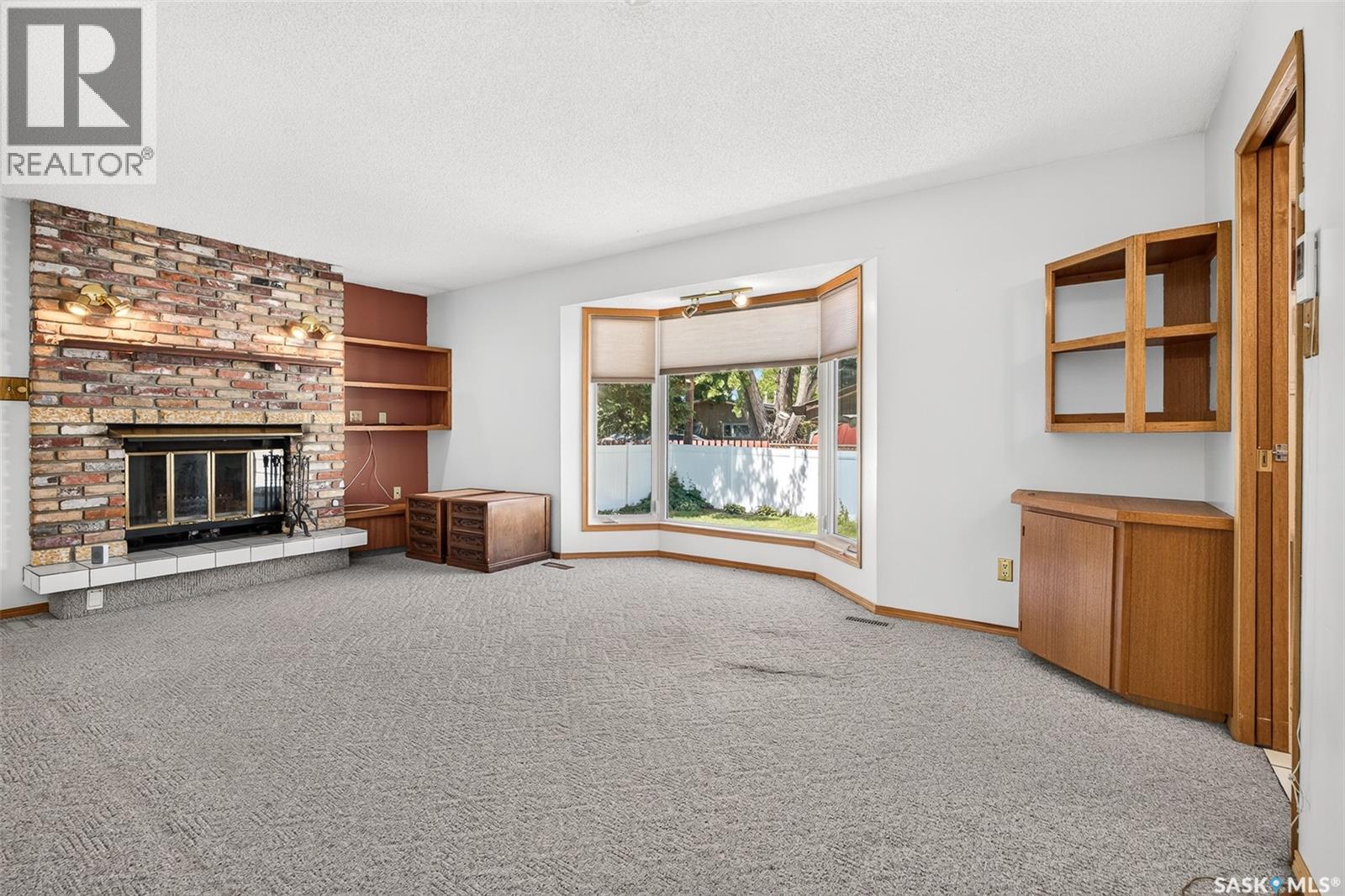 1154 Warner STREET W - 27