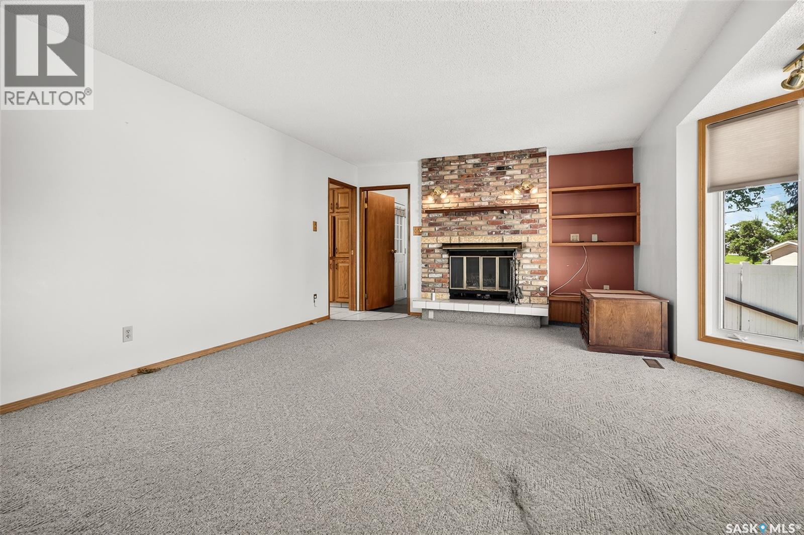 1154 Warner STREET W - 29