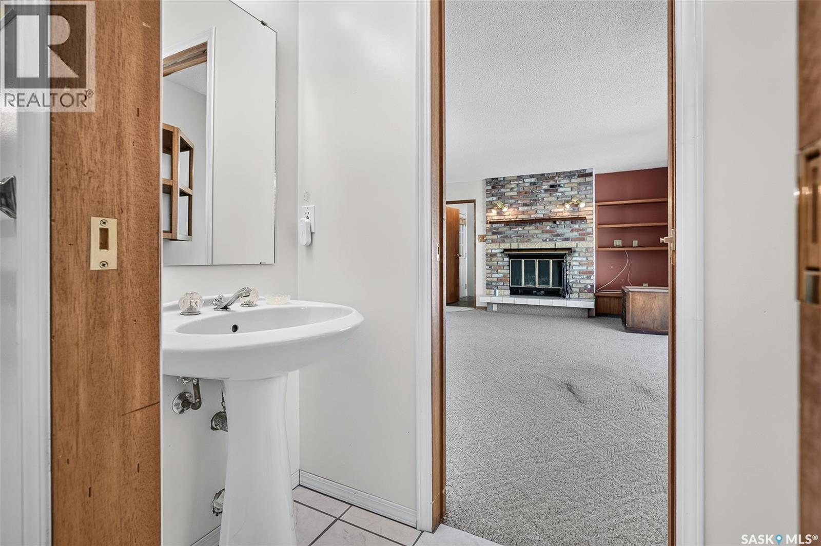 1154 Warner STREET W - 30