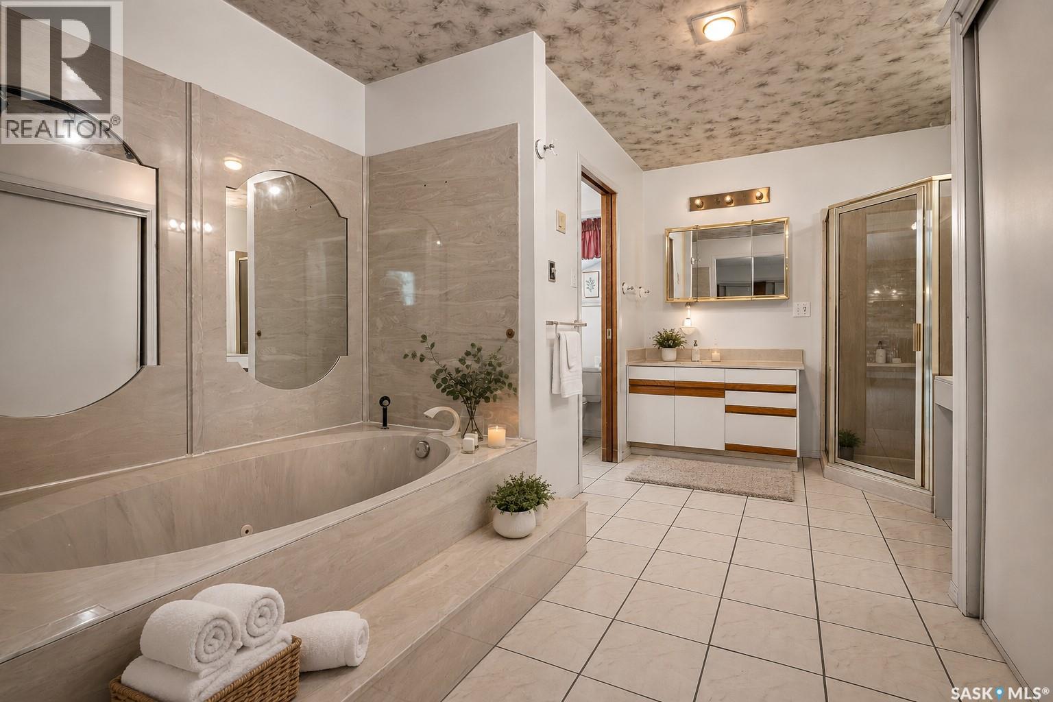 1154 Warner STREET W - 32