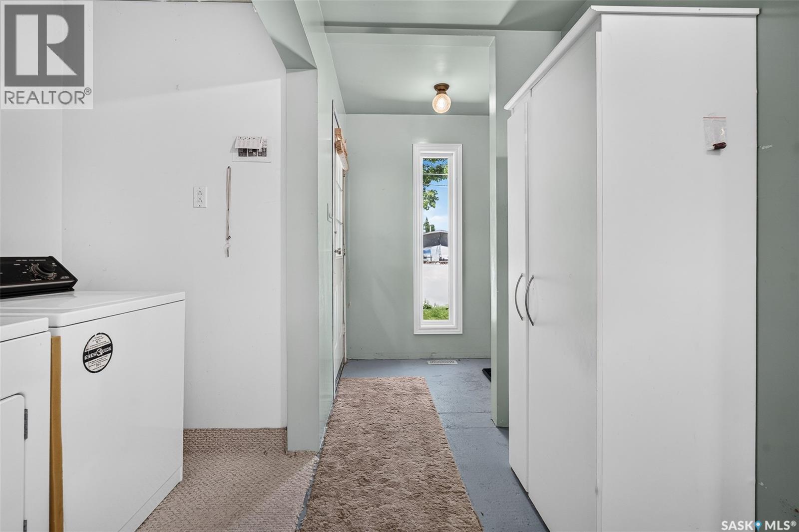 1154 Warner STREET W - 45