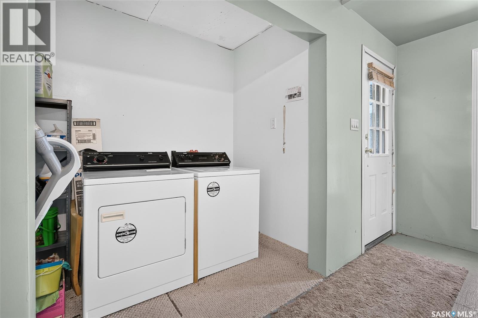 1154 Warner STREET W - 46
