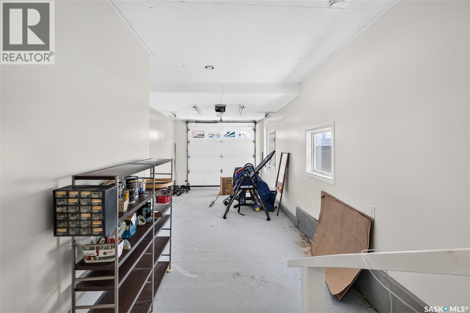 1154 Warner STREET W - 47