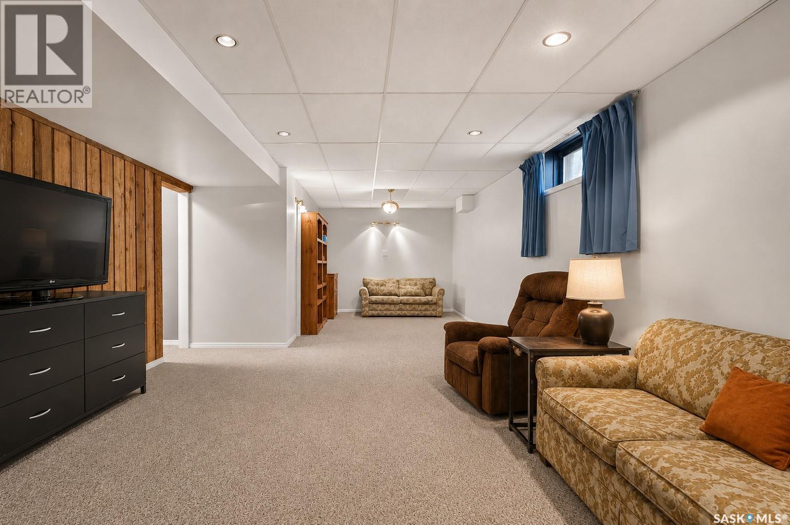 1154 Warner STREET W - 50