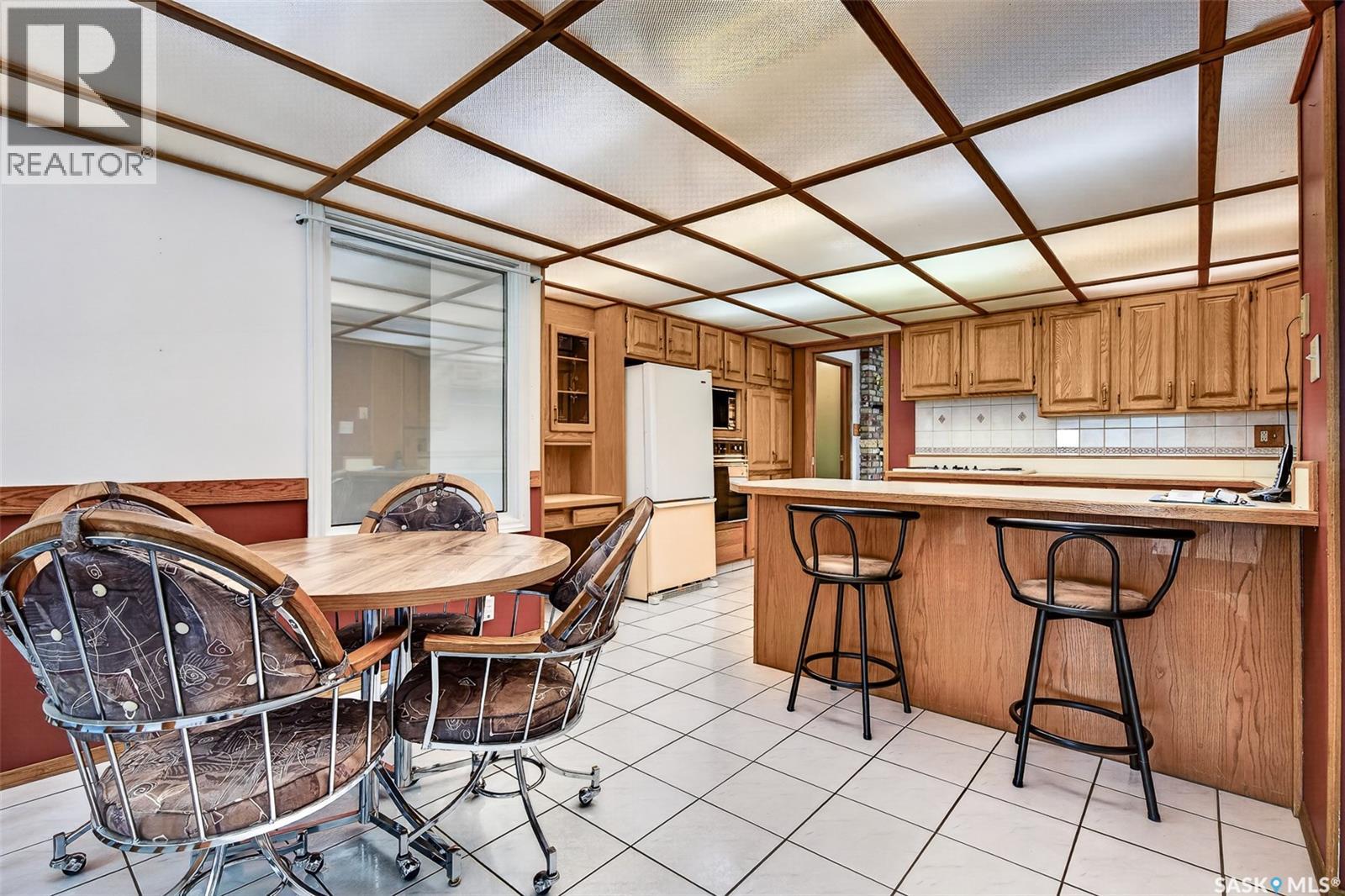 1154 Warner STREET W - 6