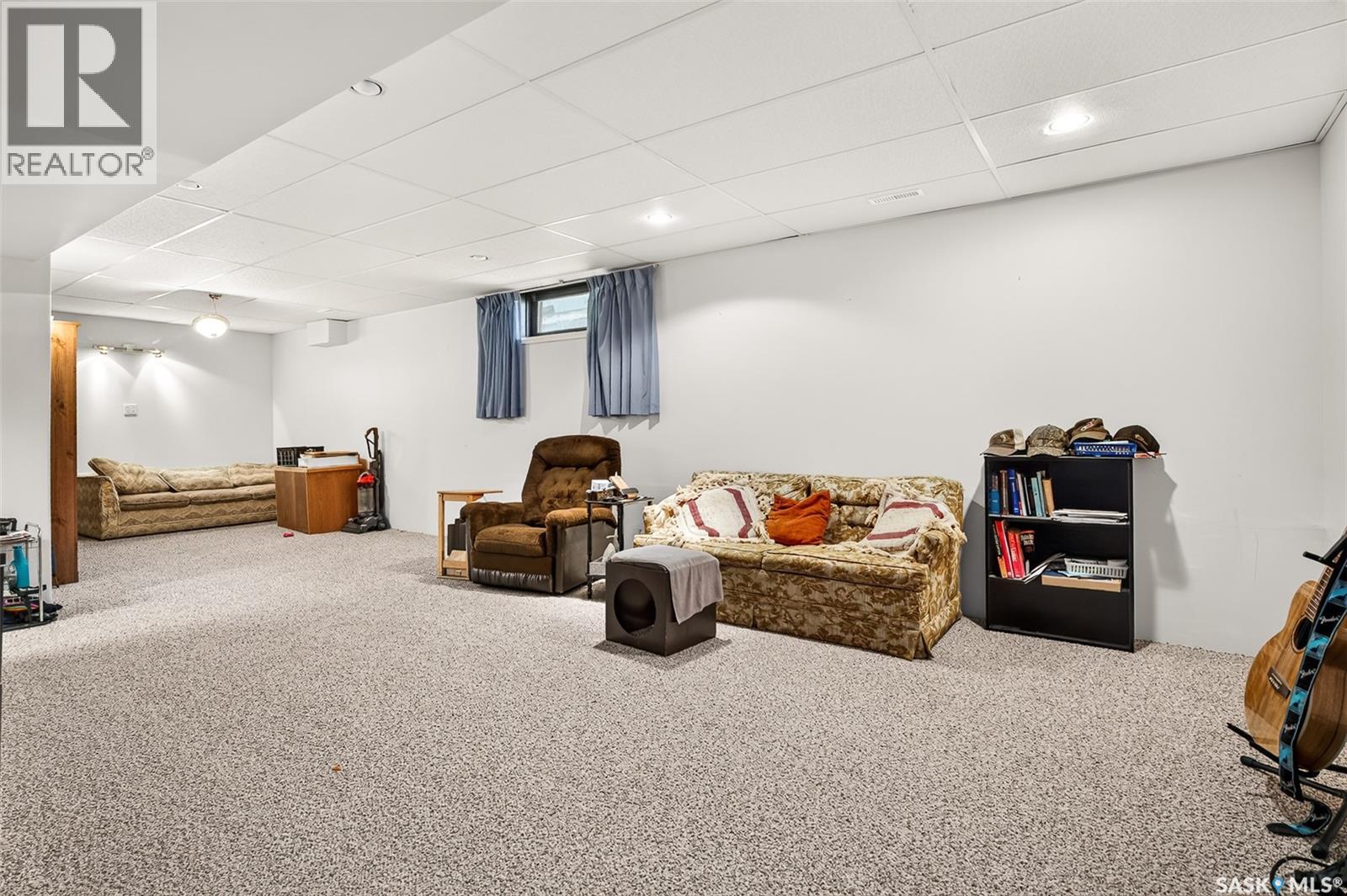 1154 Warner STREET W - 67