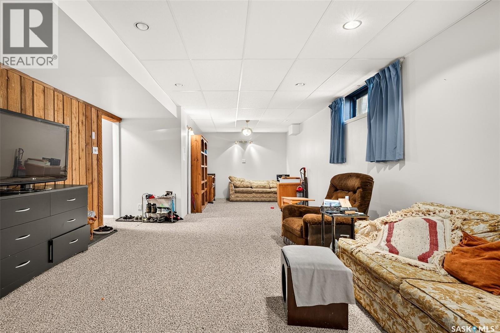 1154 Warner STREET W - 68