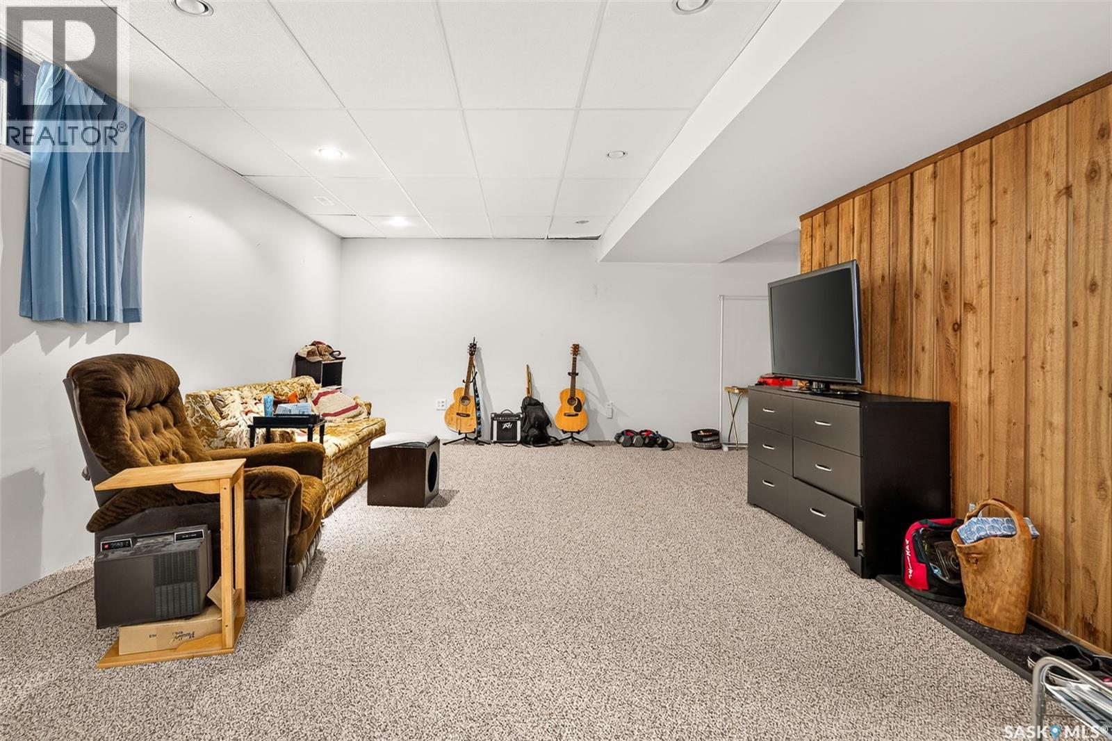 1154 Warner STREET W - 71