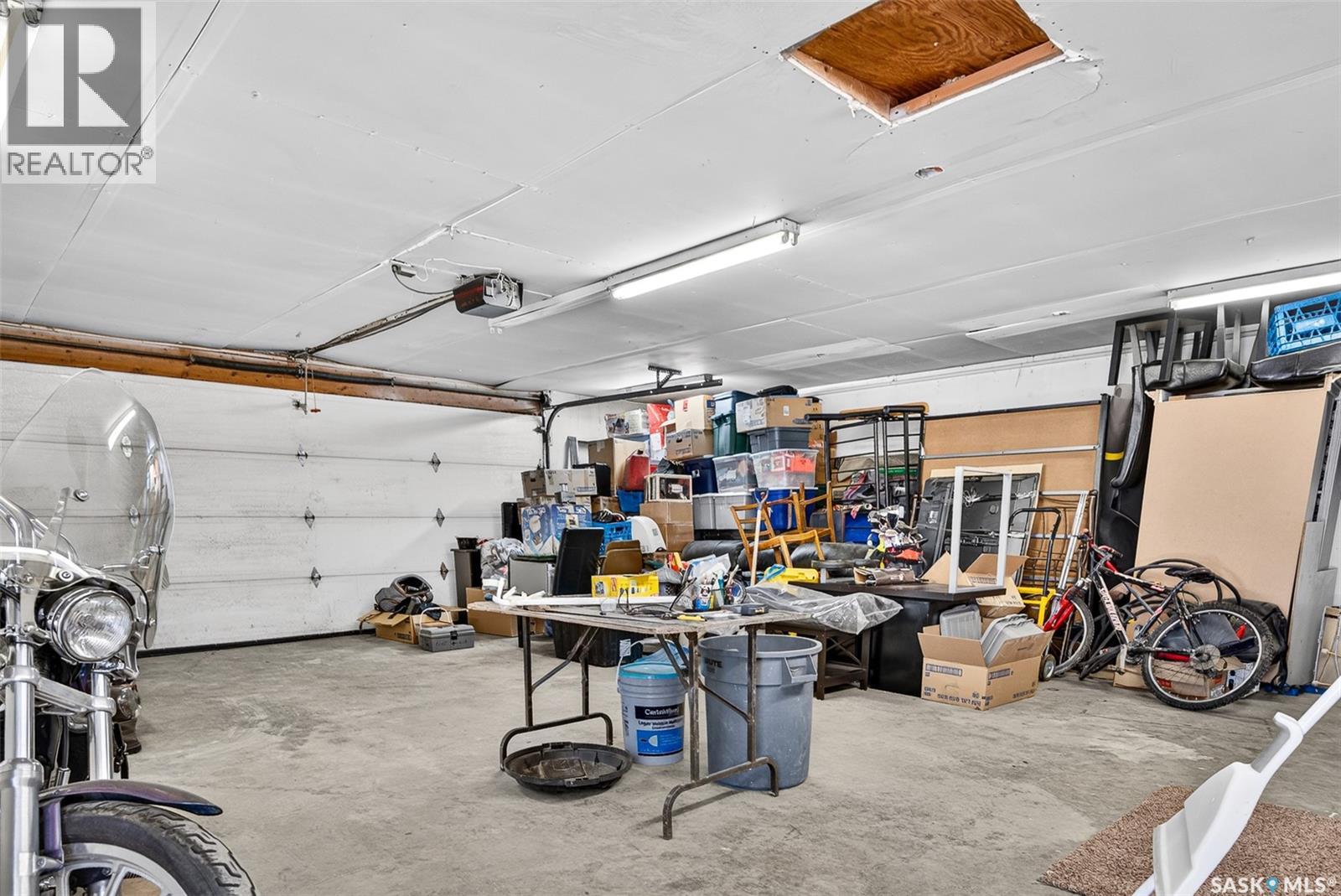 1154 Warner STREET W - 77