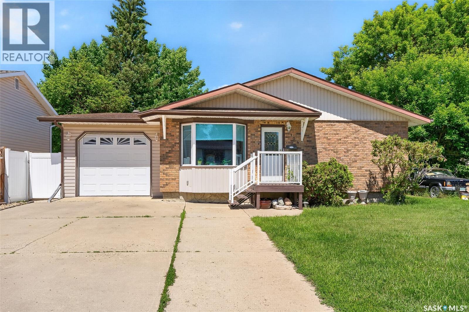 1154 Warner STREET W - 86