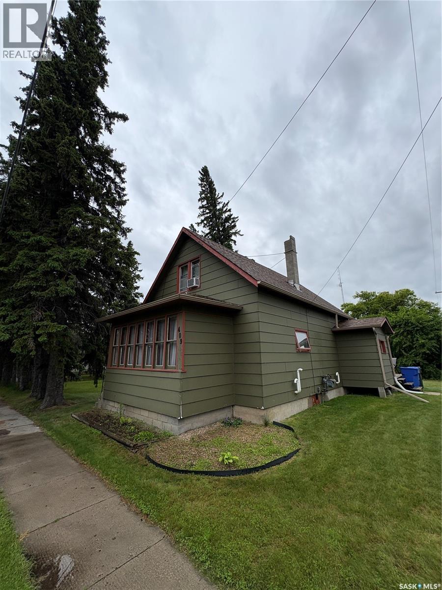 409 Second STREET N - 2
