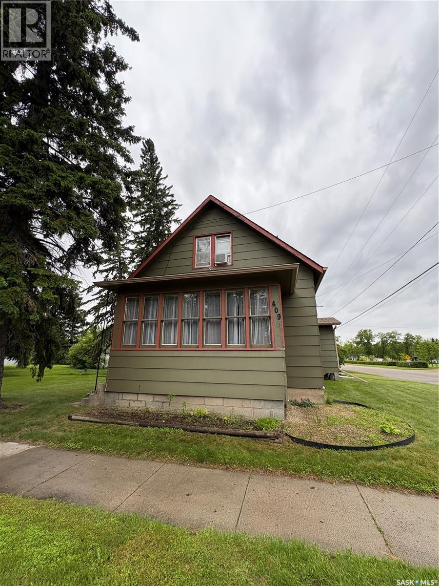 409 Second STREET N - 3