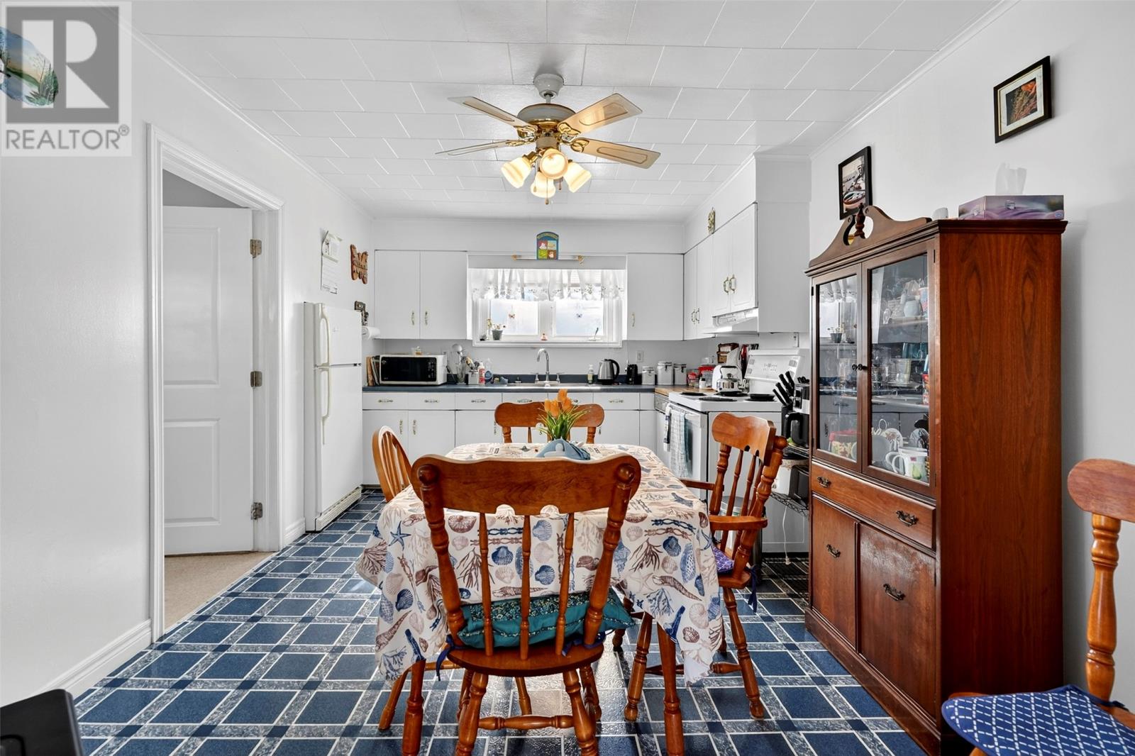 272 Bishops Cove Shore Road - 17