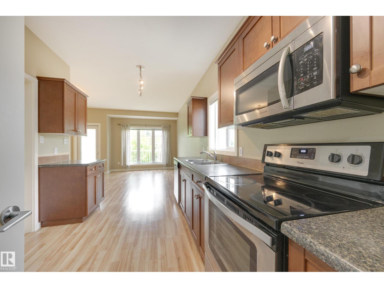 #6 11917 103 ST NW - 9