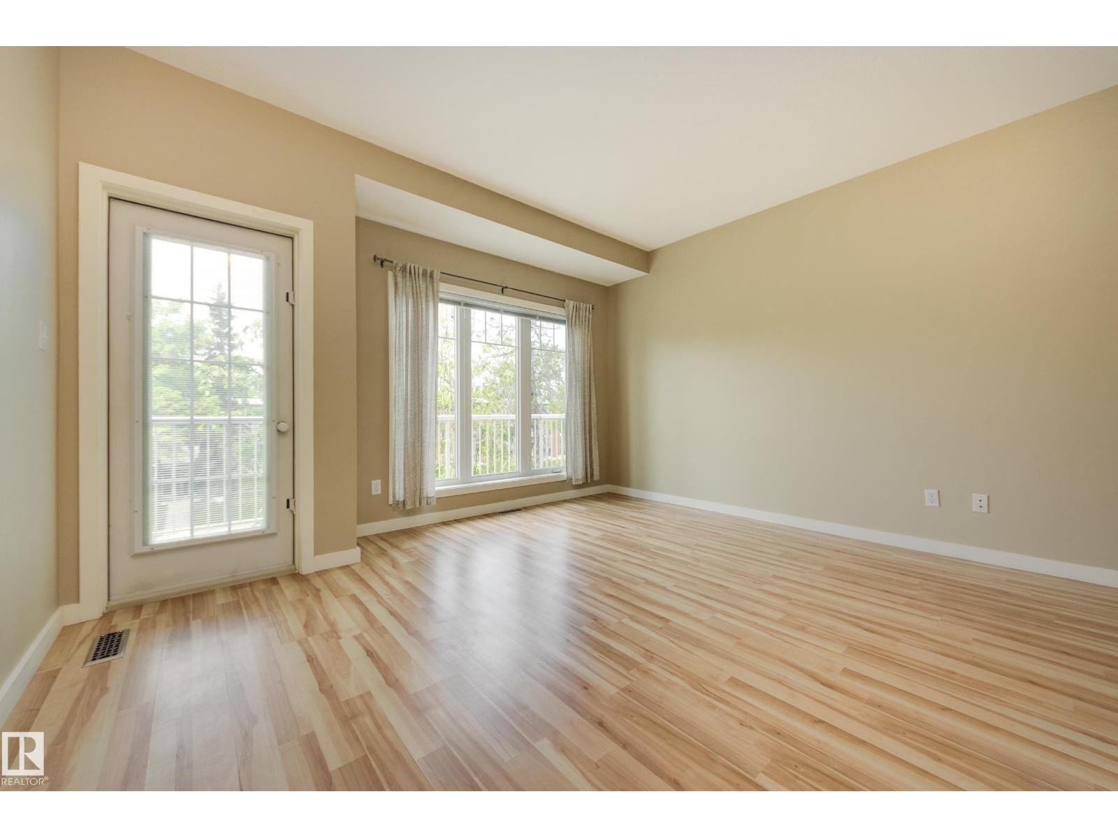 #6 11917 103 ST NW - 14