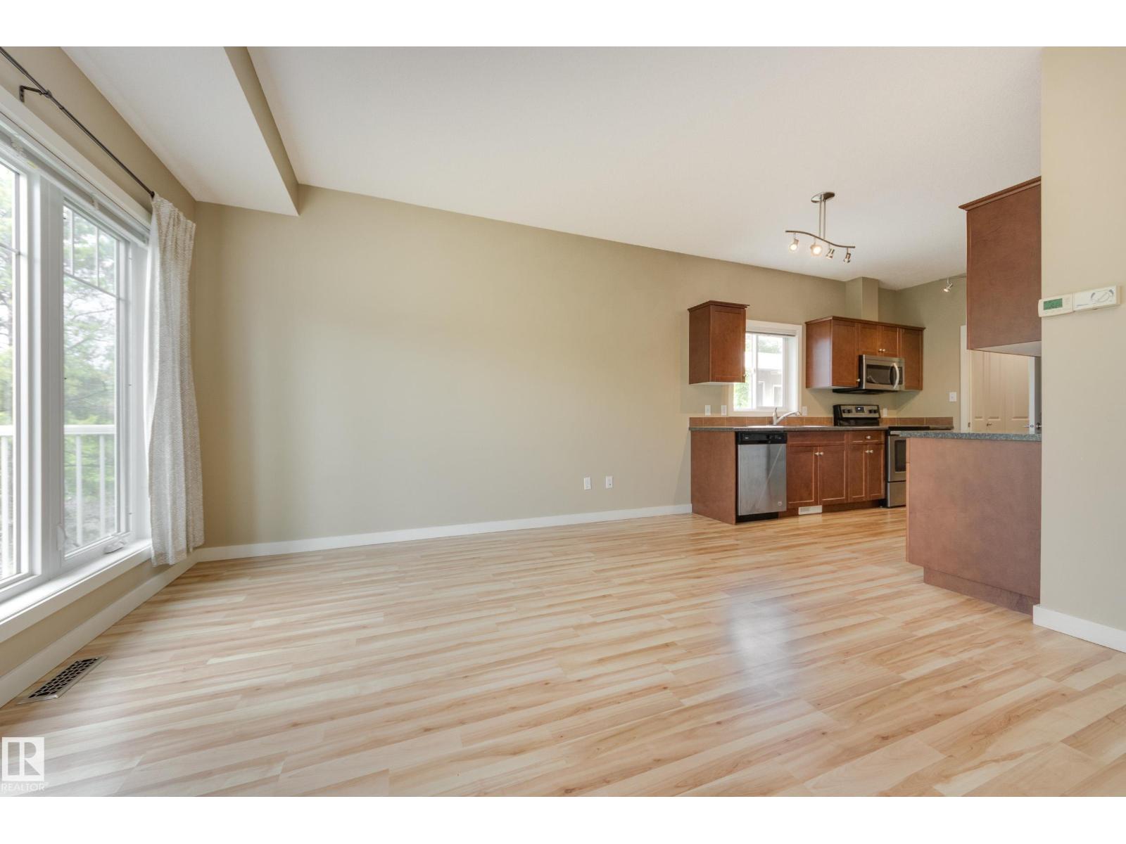 #6 11917 103 ST NW - 16