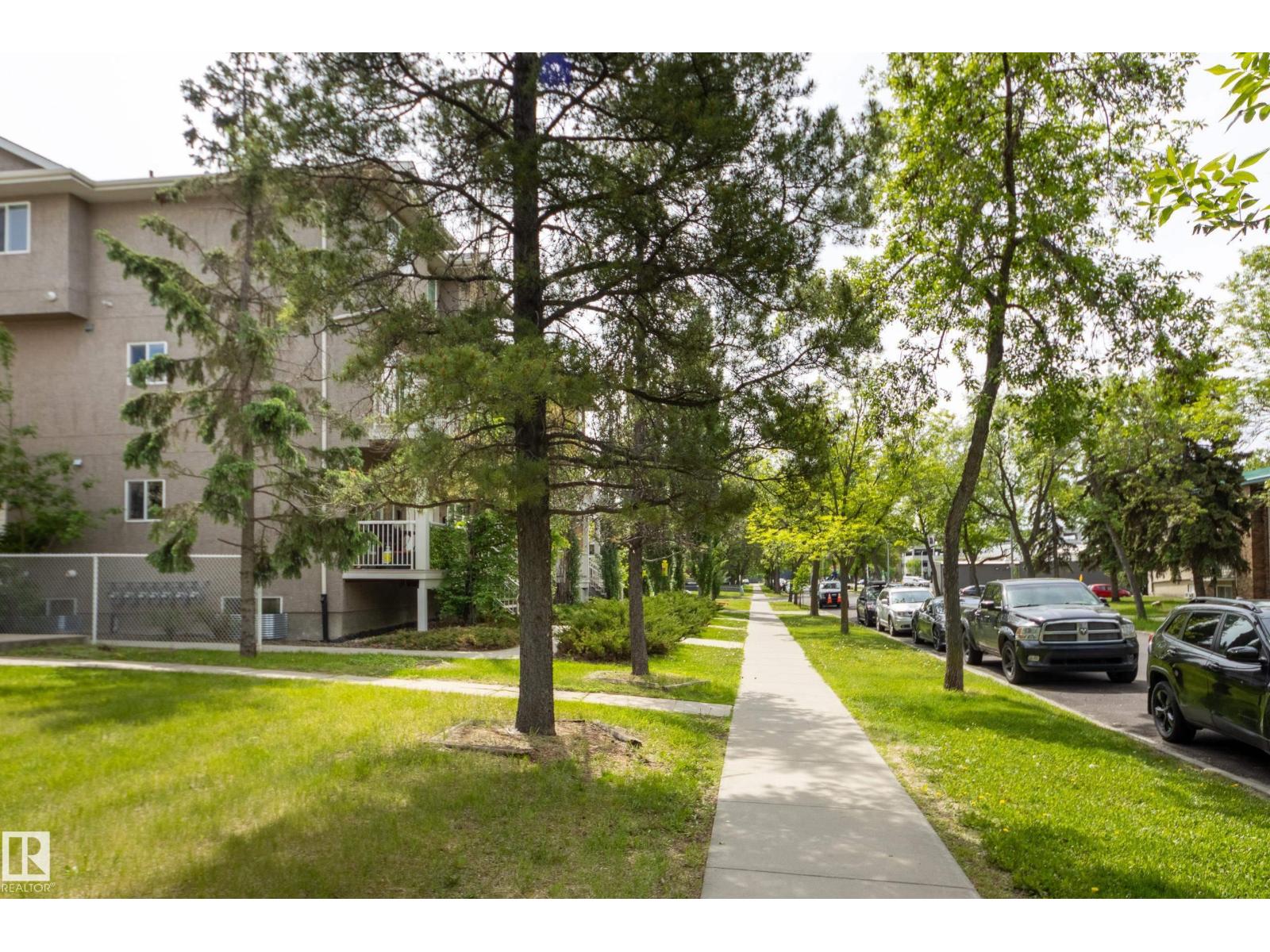 #6 11917 103 ST NW - 48