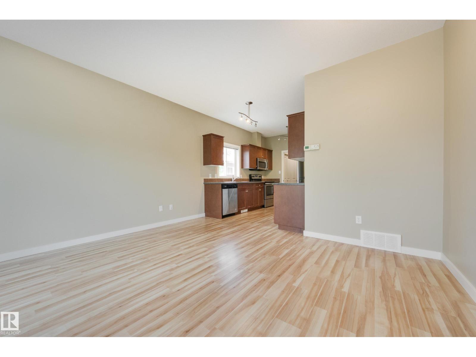 #6 11917 103 ST NW - 17