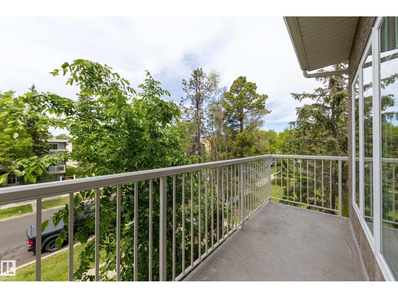 #6 11917 103 ST NW - 28