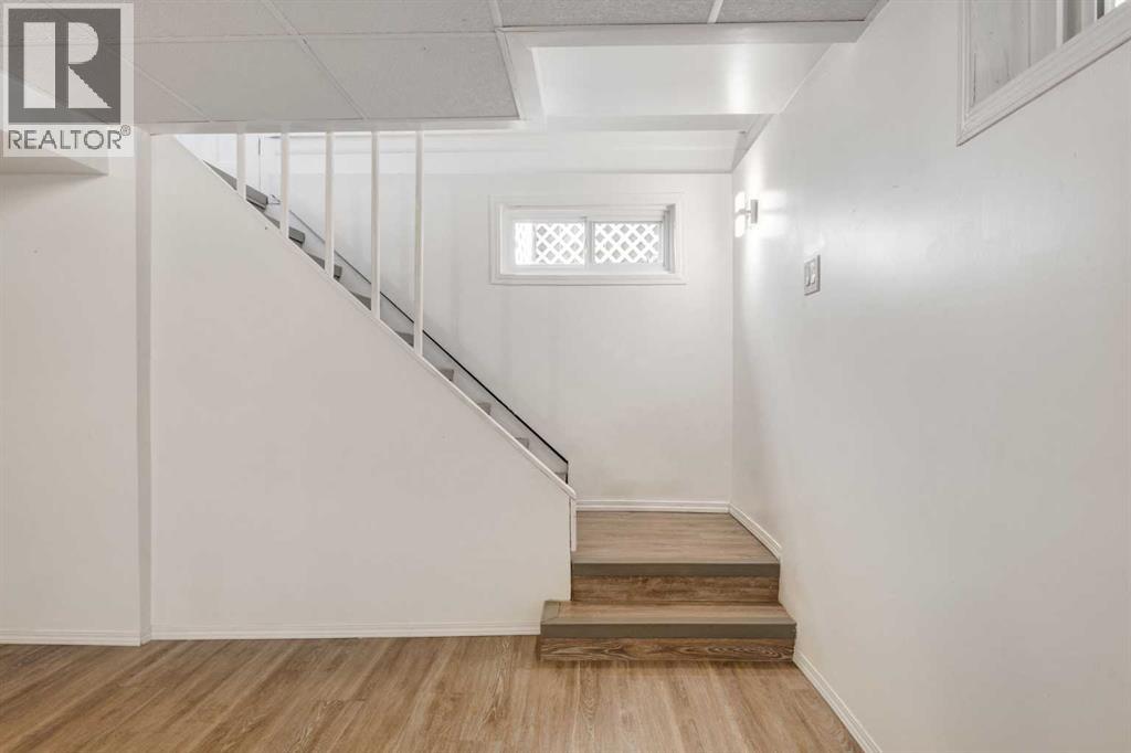 7203 5 Street SW - 25