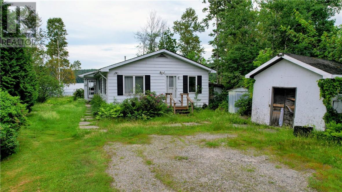 243 SIMON LAKE Drive - 9