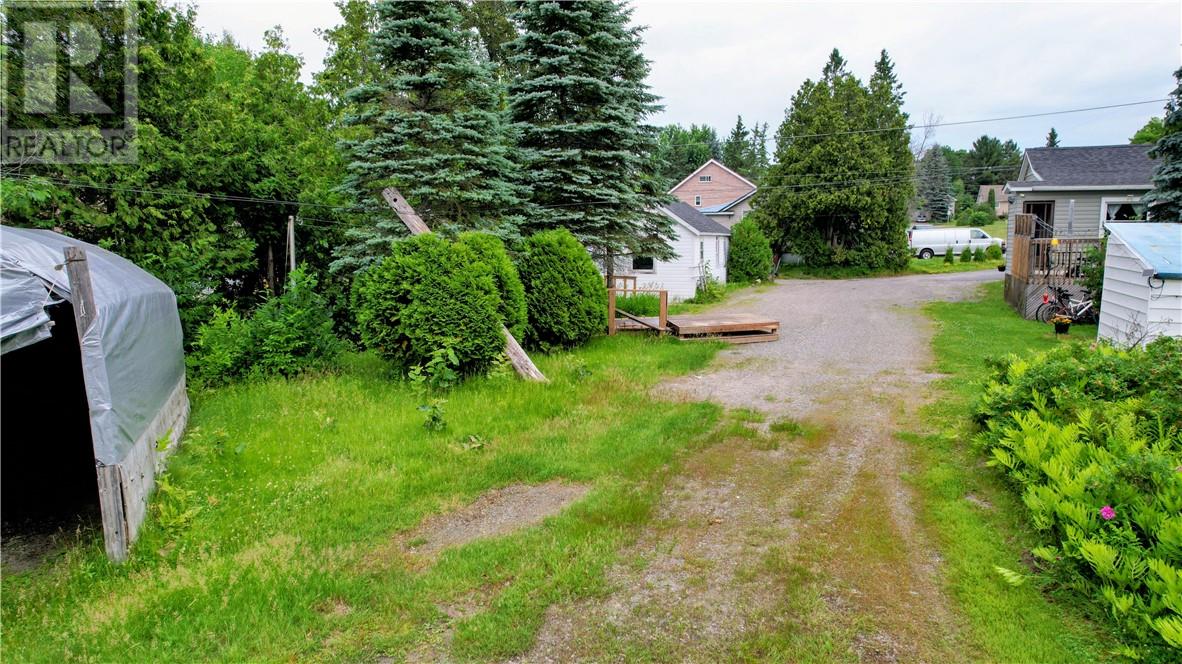 243 SIMON LAKE Drive - 11