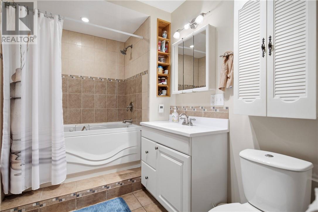 241 Woodward Avenue - Image 35