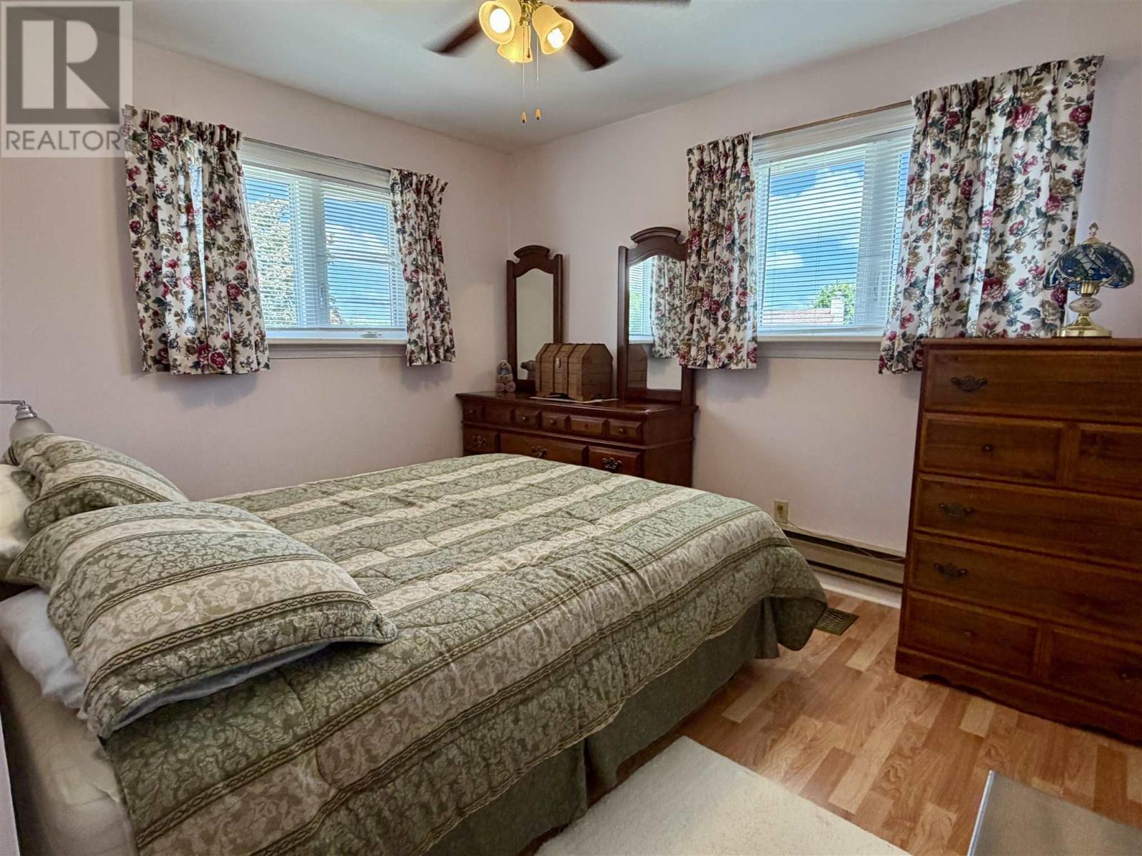 69 Hutchison AVE - 13