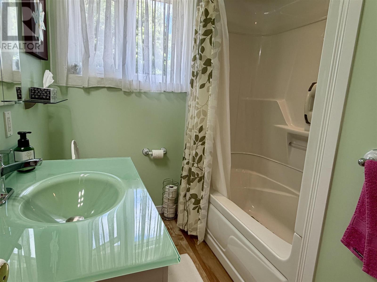 69 Hutchison AVE - 19