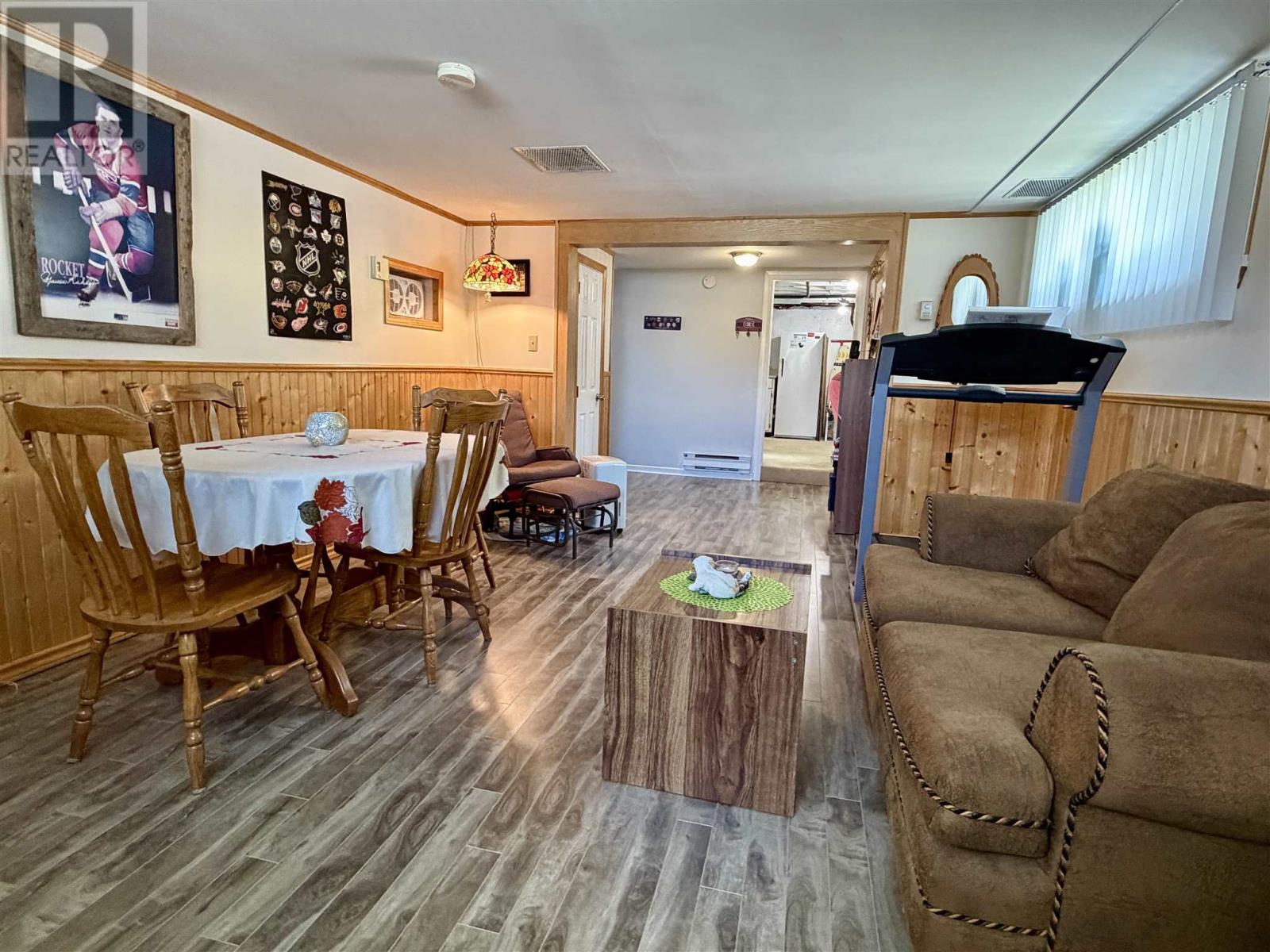69 Hutchison AVE - 23