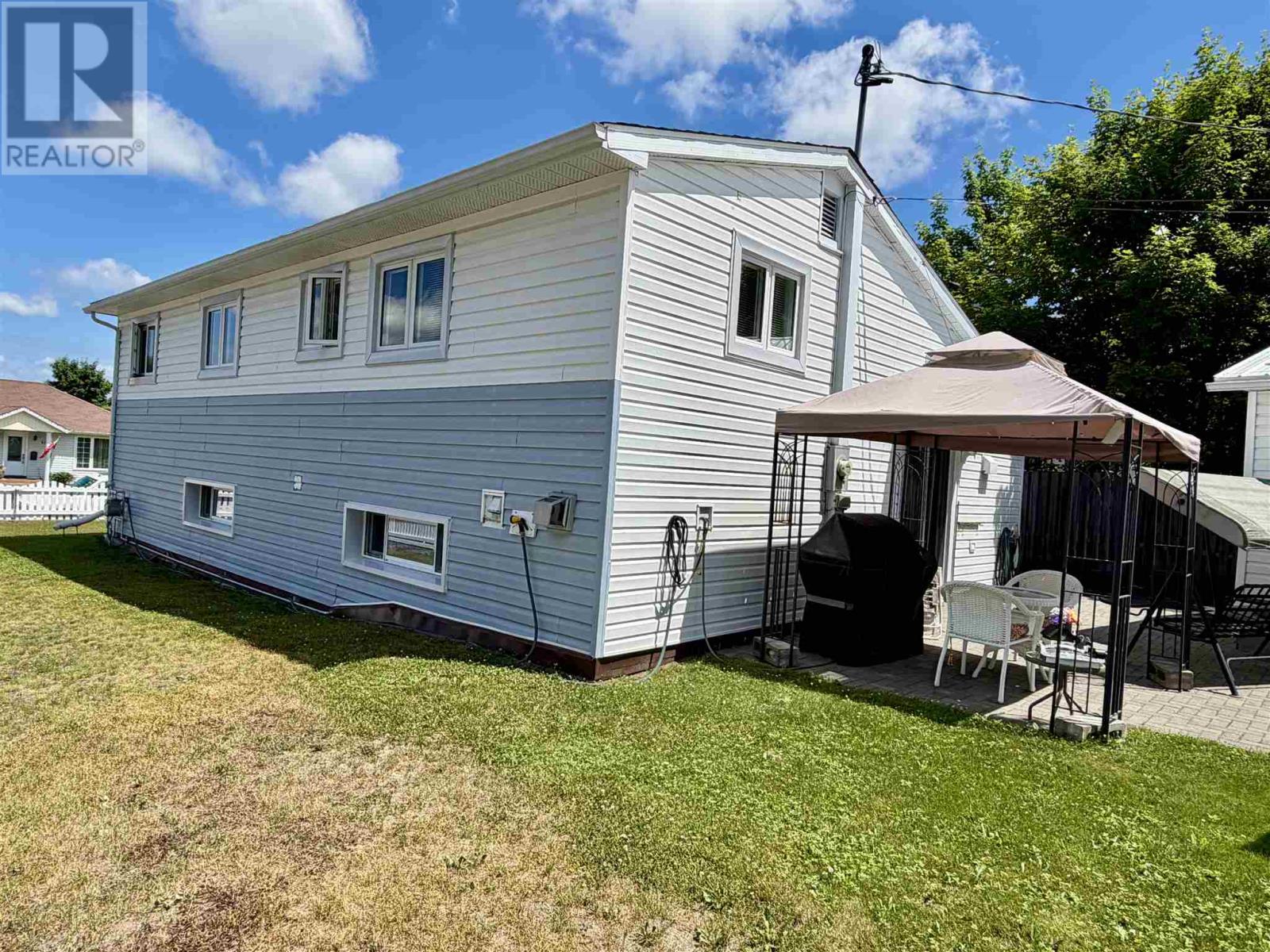 69 Hutchison AVE - 36