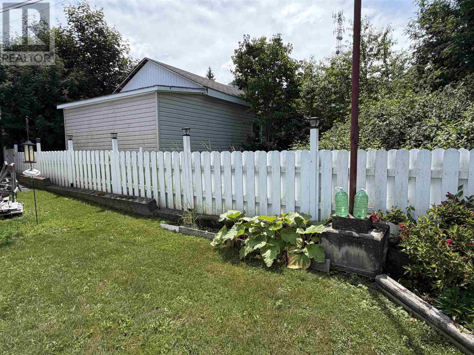 69 Hutchison AVE - 37