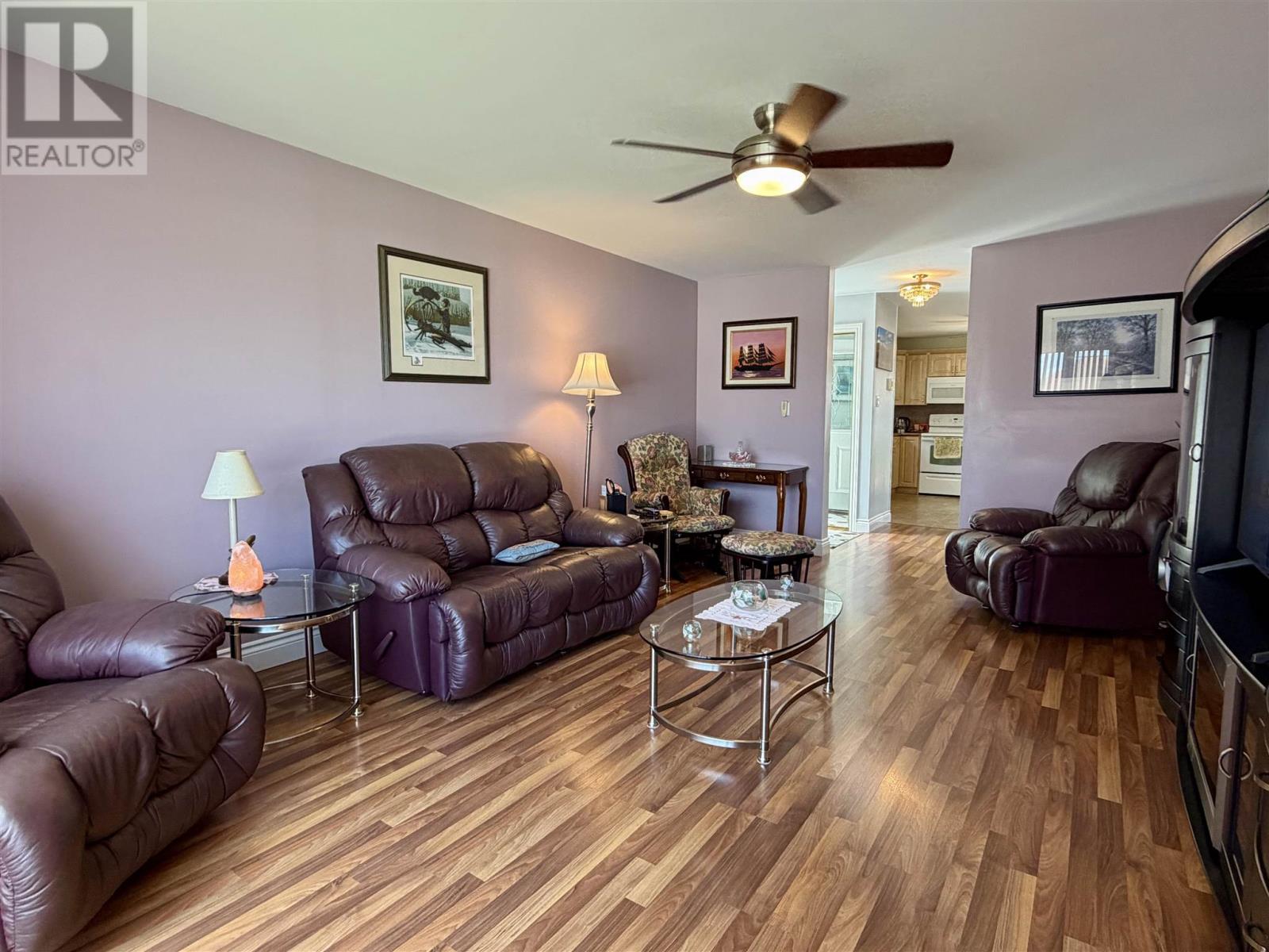 69 Hutchison AVE - 5