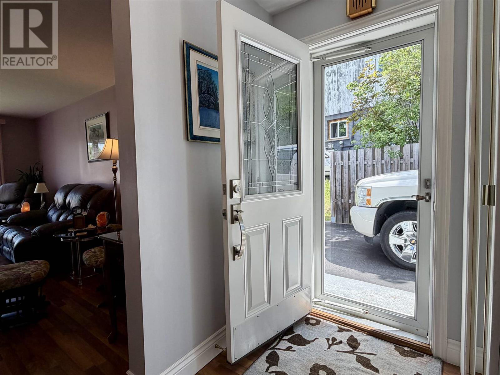 69 Hutchison AVE - 7
