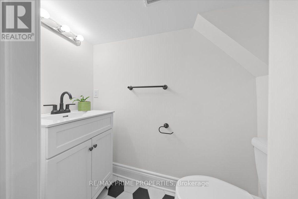 4 Bed, 3 Bath Multi-Family for Sale in Ottawa – 238 BRUYERE STREET, Ottawa – MLS# X13543838 - Image 25