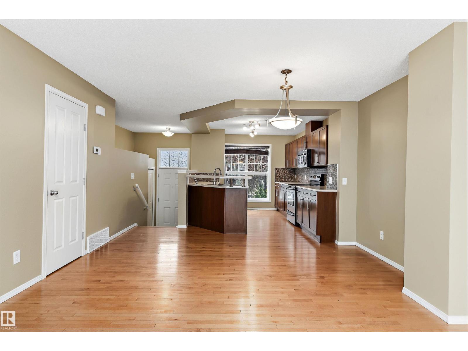 #73 2051 TOWNE CENTRE BV NW - 16