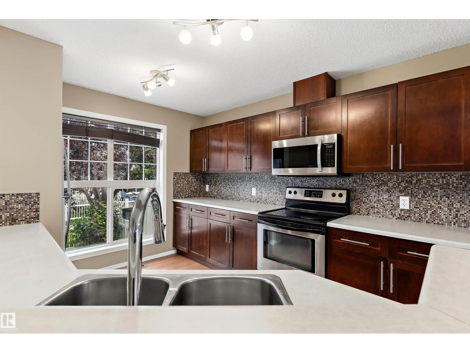 #73 2051 TOWNE CENTRE BV NW - 11