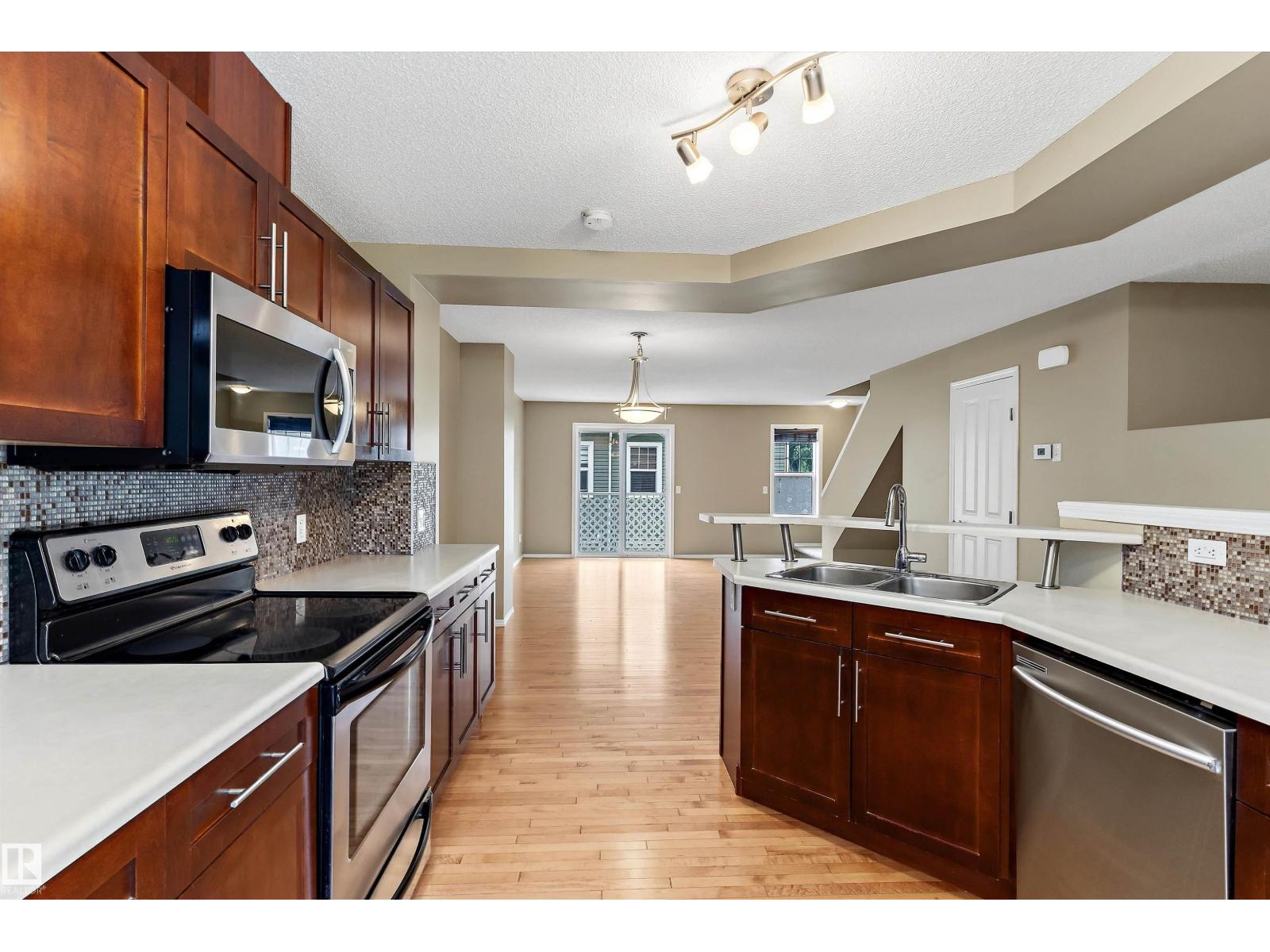 #73 2051 TOWNE CENTRE BV NW - 13