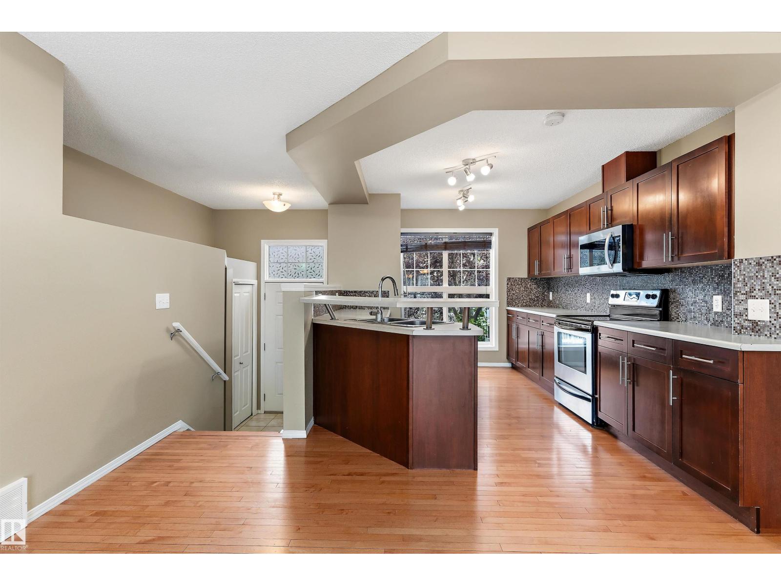 #73 2051 TOWNE CENTRE BV NW - 8