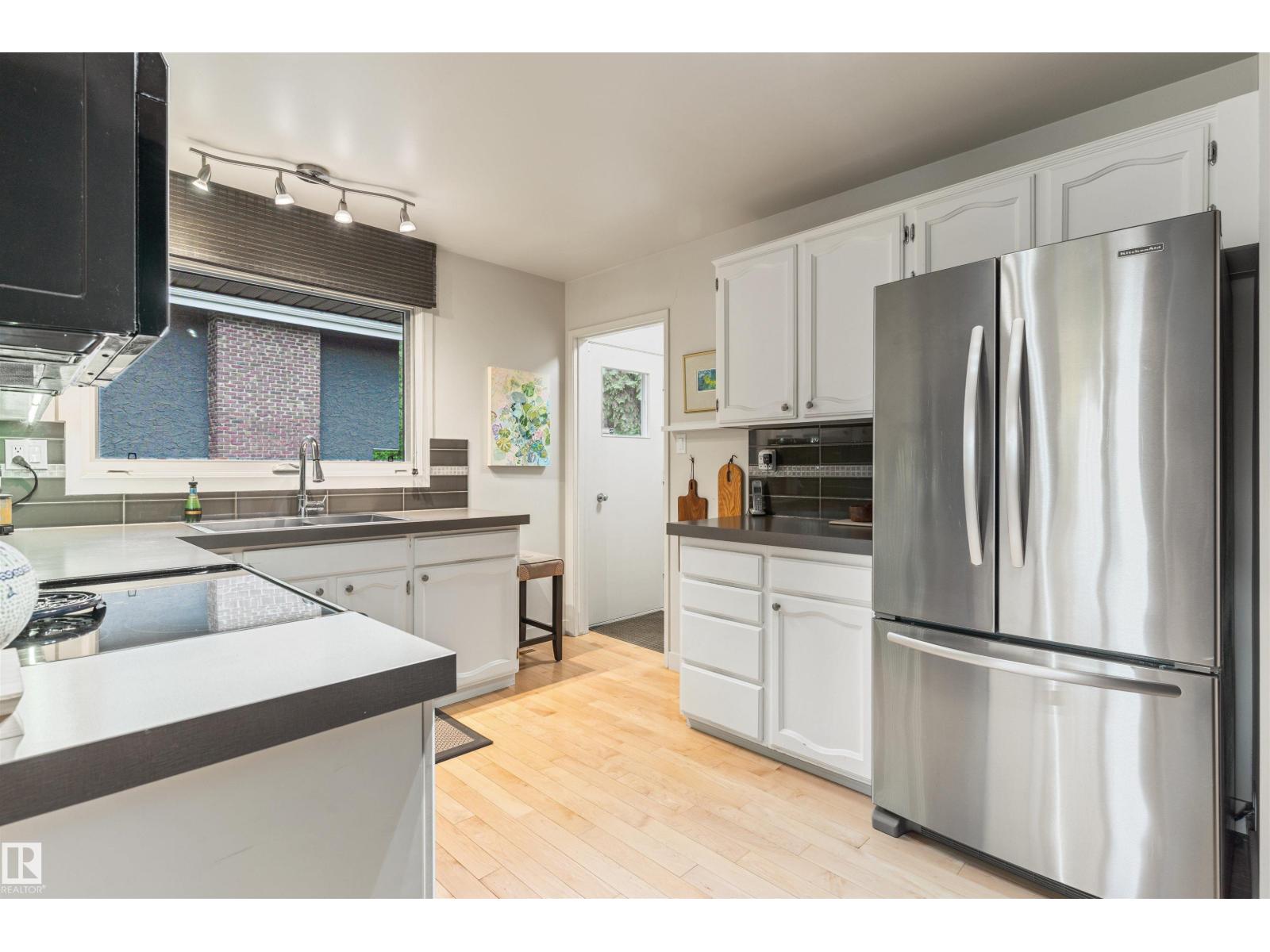 16 QUESNELL RD NW - 12