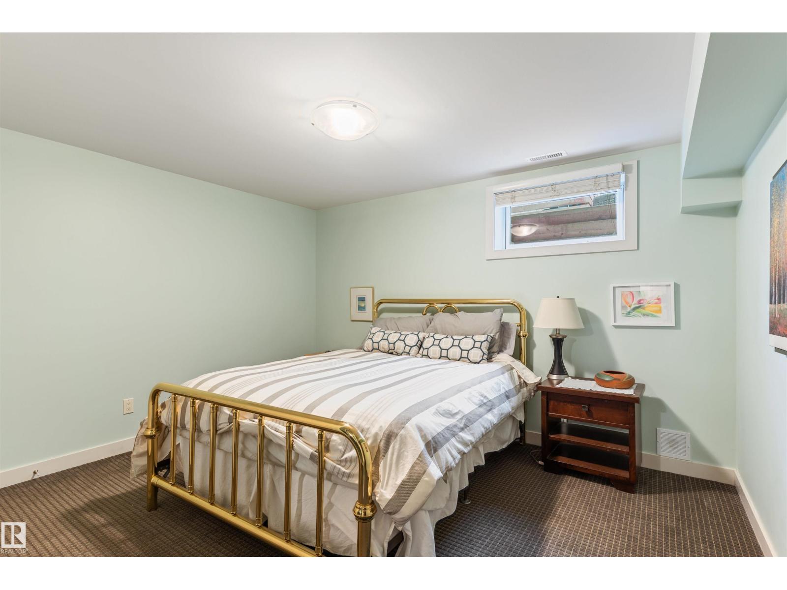 16 QUESNELL RD NW - 40