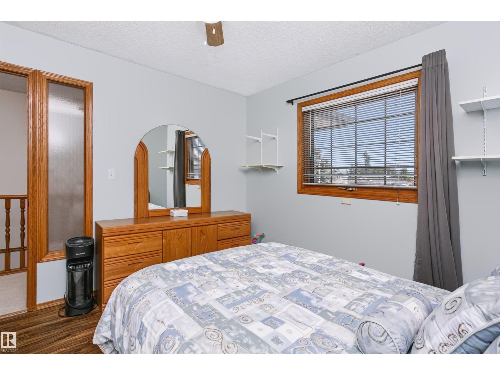 4444 30 ST NW — photo 33