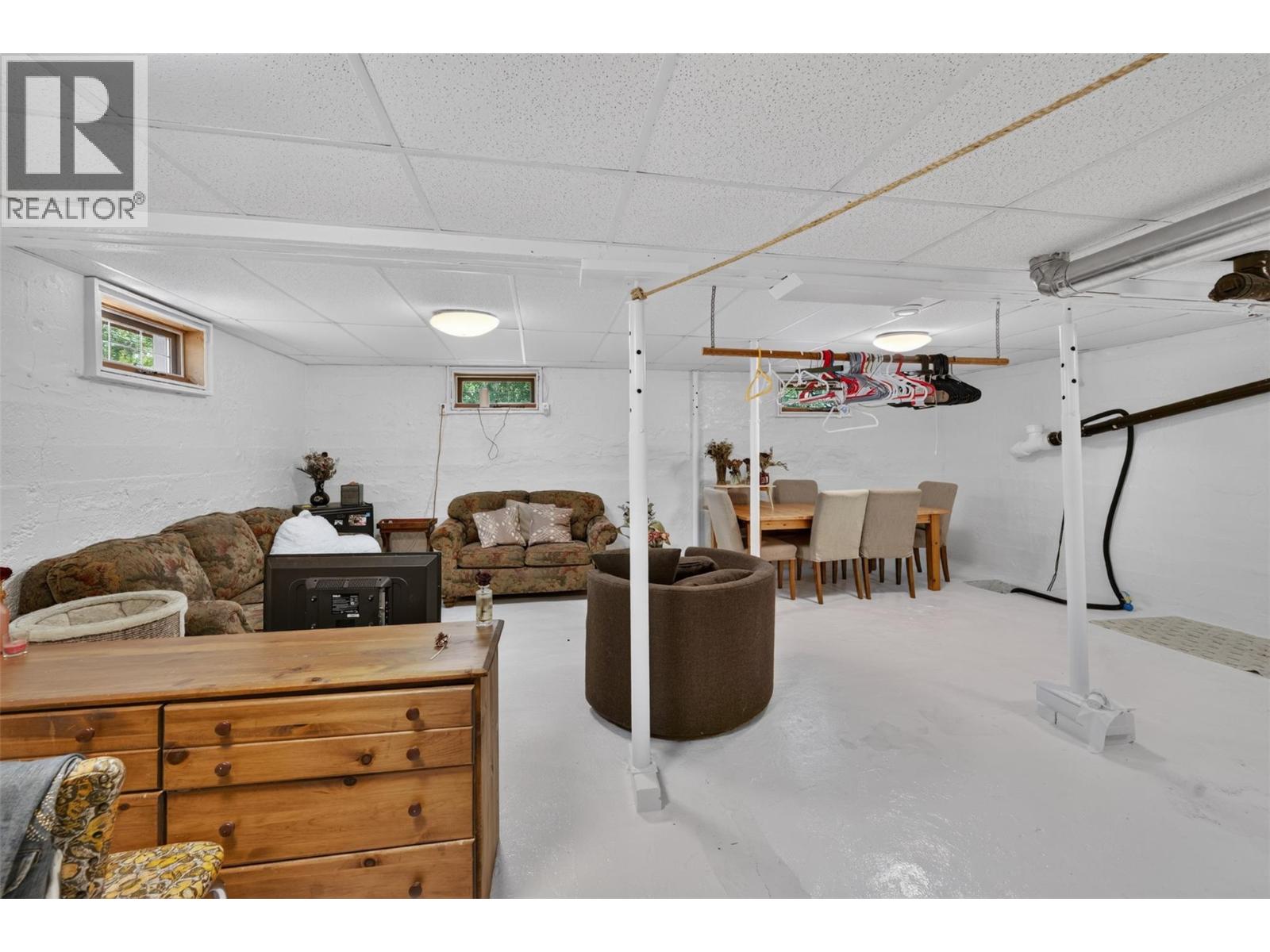 4490 Rolla Road - 32