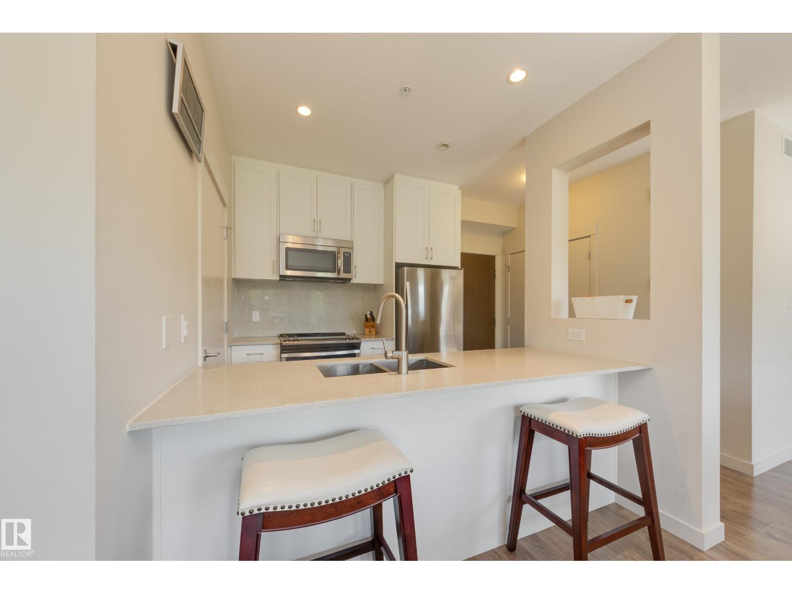 #405 5 ST LOUIS ST - 3