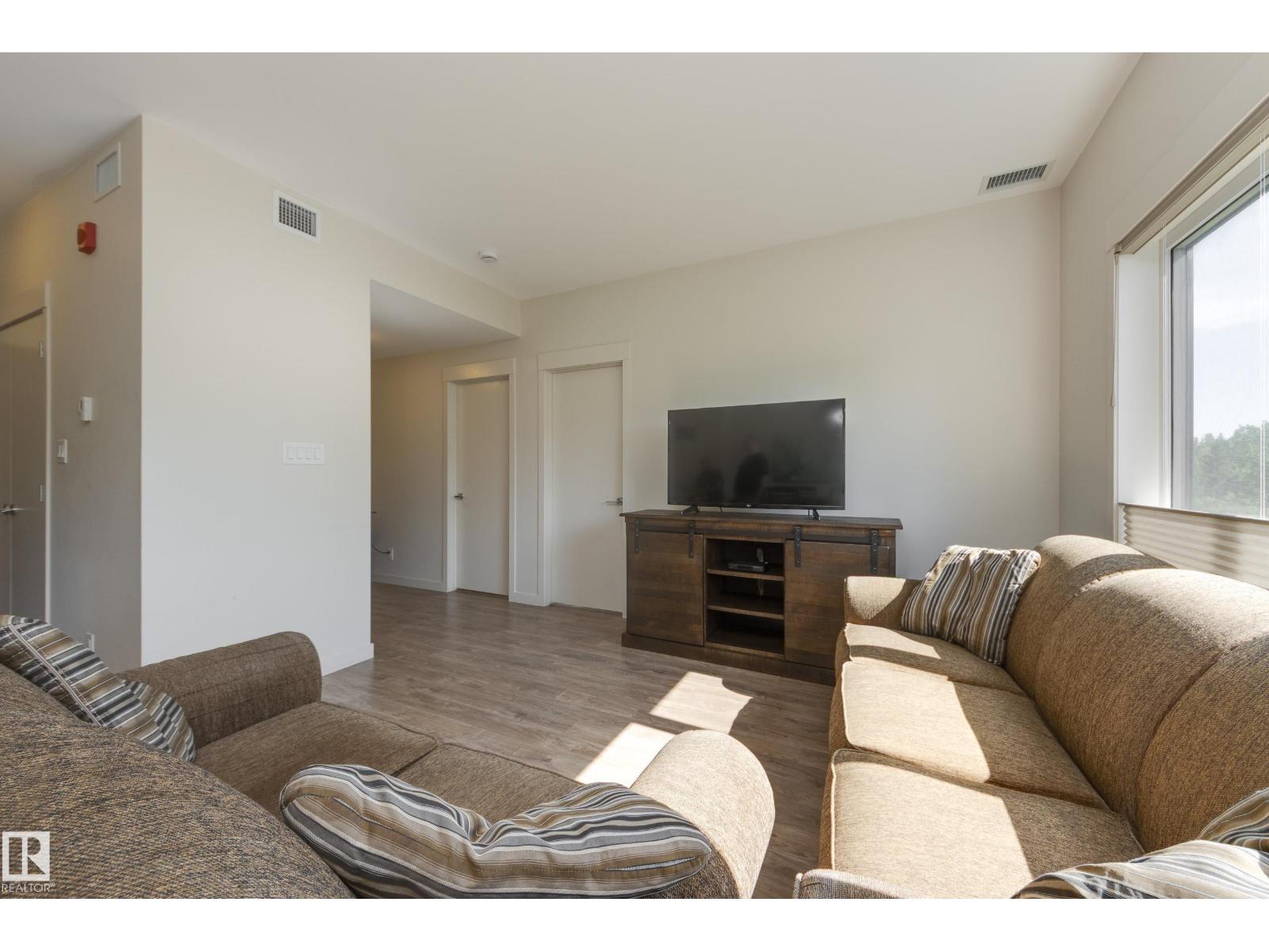 #405 5 ST LOUIS ST - 9