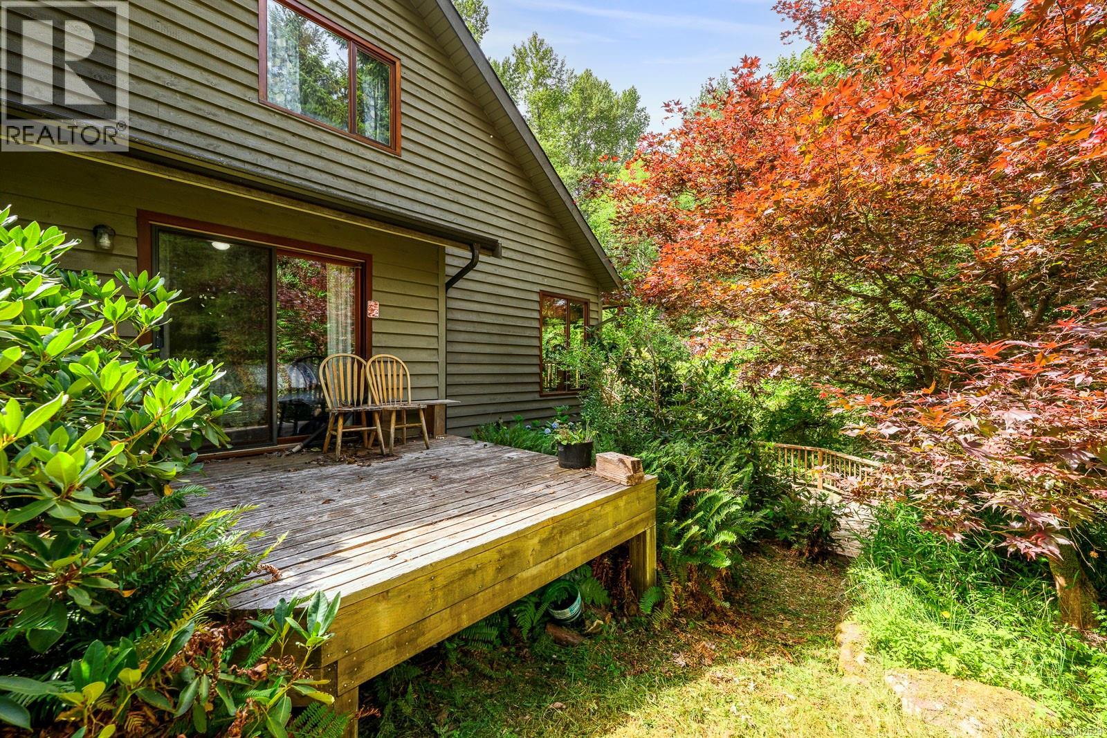 7013 Railway Ave, Courtenay